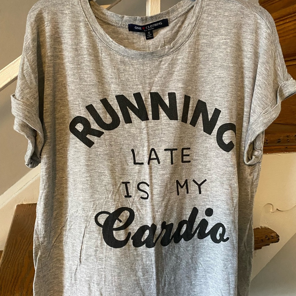 One Clothing Gray Graphic Crop Top size small